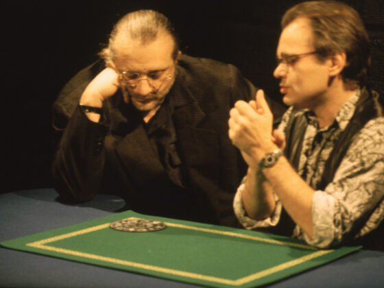 L'histoire du double fond café magie à Paris