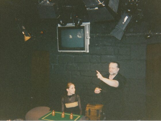 L'histoire du double fond café magie à Paris